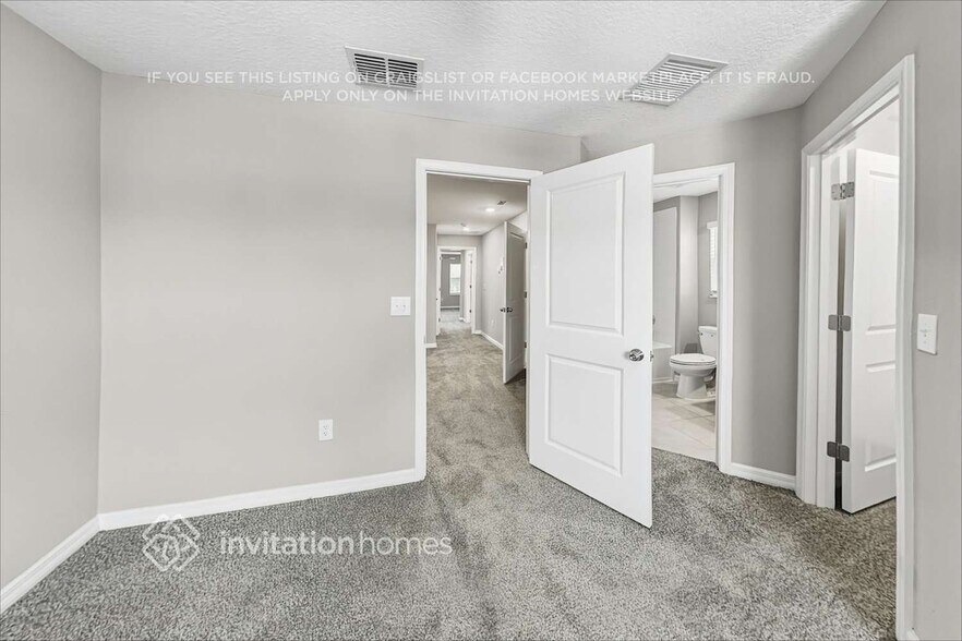 Building Photo - 8471 Druid Oaks Ln