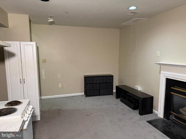 Building Photo - 853 Faraway Ct