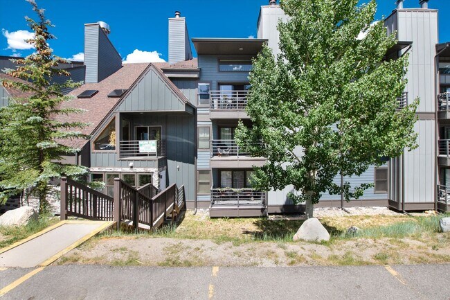 Building Photo - Furnished 2 bedroom plus LOFT in Silverthorne.  Available Now through the end of May 2027!  Utili...
