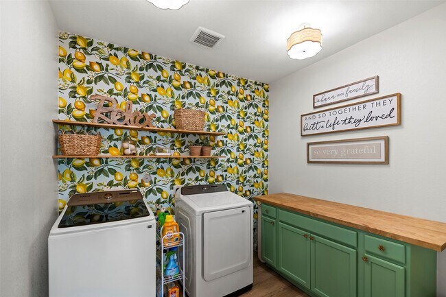 Building Photo - 29003 Spicewood Vly Dr