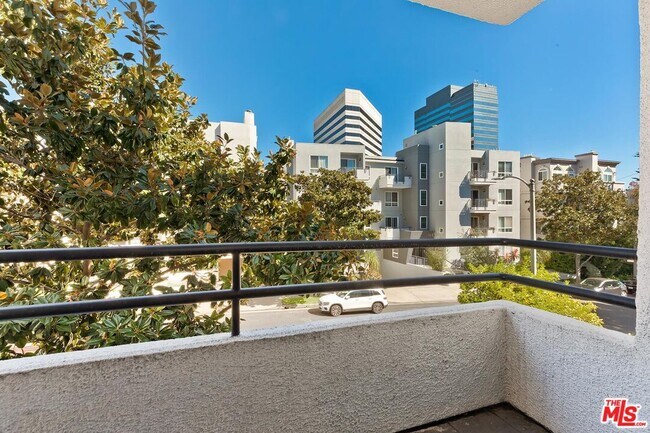 Building Photo - 1169 Wellesley Ave