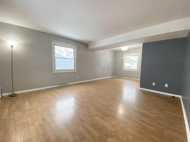 Building Photo - 1540 5th Ave SW