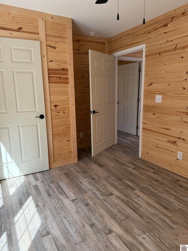 Building Photo - 45 Willow Dr