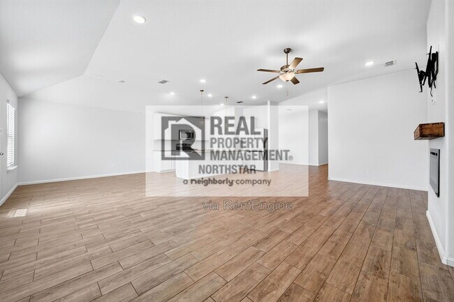 Building Photo - 1800 Huisache St