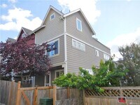 Building Photo - 3Bd/2.5Ba Seattle Townhome