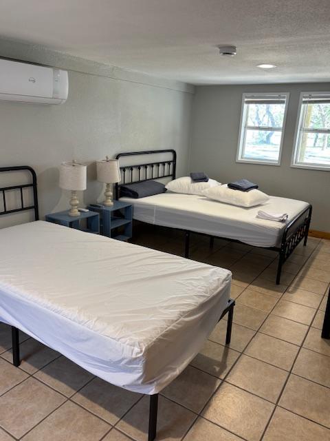 Building Photo - 339 S Whitney St