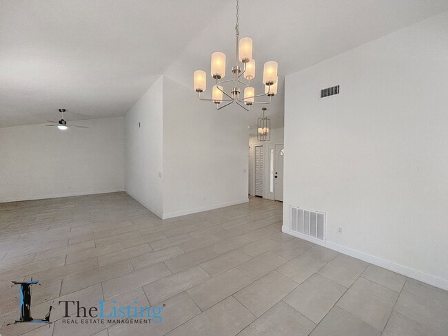 Building Photo - 8183 Terraza Ct