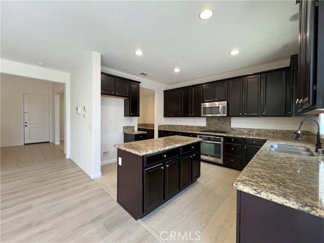 Building Photo - 8754 Armadillo Dr
