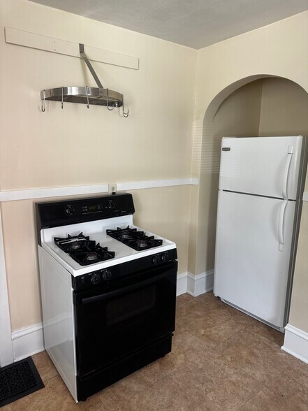 Kitchen - 185 Spring St