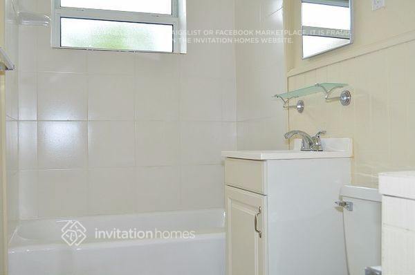 Building Photo - 1755 SW 37th Way