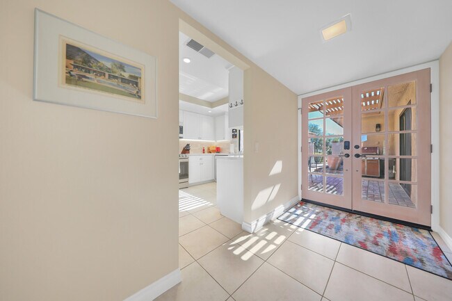 Building Photo - 48 Palma Dr