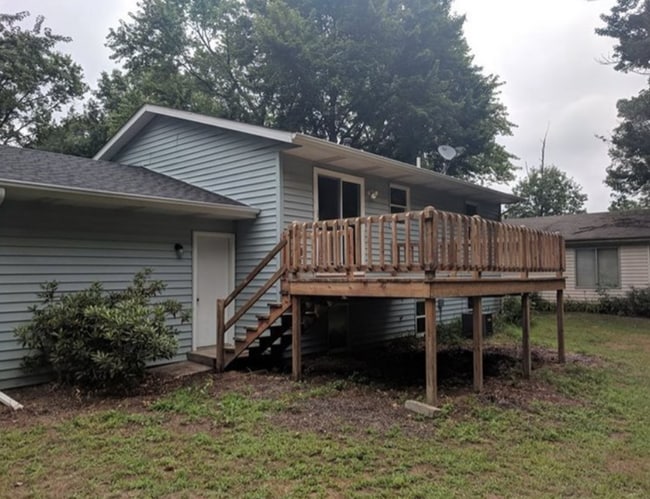 Building Photo - 290 Garfield St