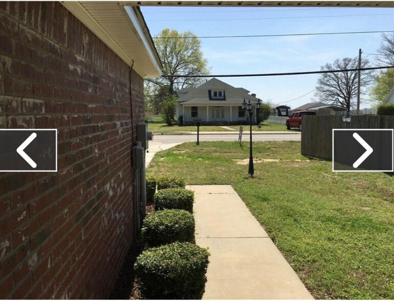 Building Photo - 1230 Spring St