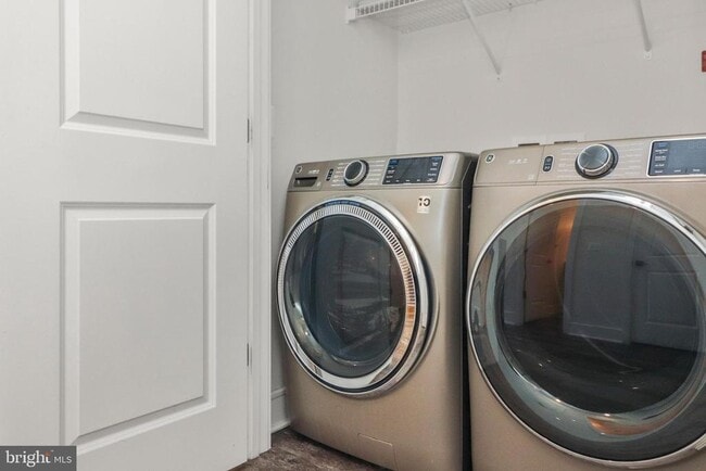 Building Photo - 14583 Lakestone Dr