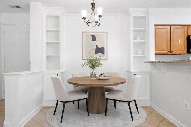 Building Photo - 6910 Victoria Dr