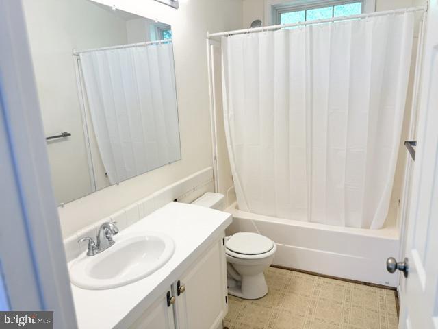 Building Photo - 7500 Cove Point Way