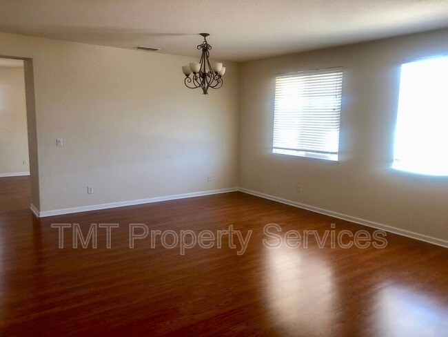 Building Photo - 2362 Dunsley Cir