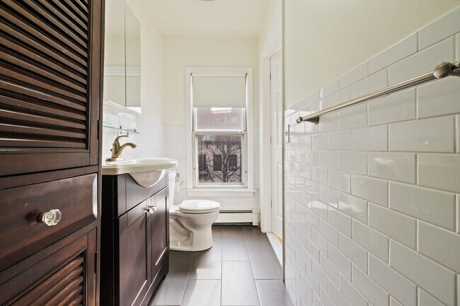 Building Photo - 330 2nd St