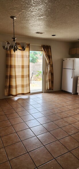 Building Photo - 7109 Tourmaline Rd NE