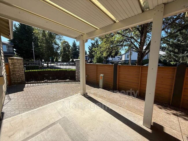 Building Photo - 8527 NE 55th Cir