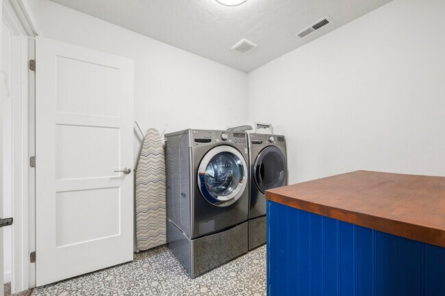 Building Photo - 7578 E Wheatley St