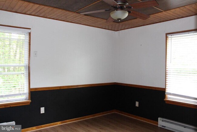 Building Photo - 44 Edinshire Rd