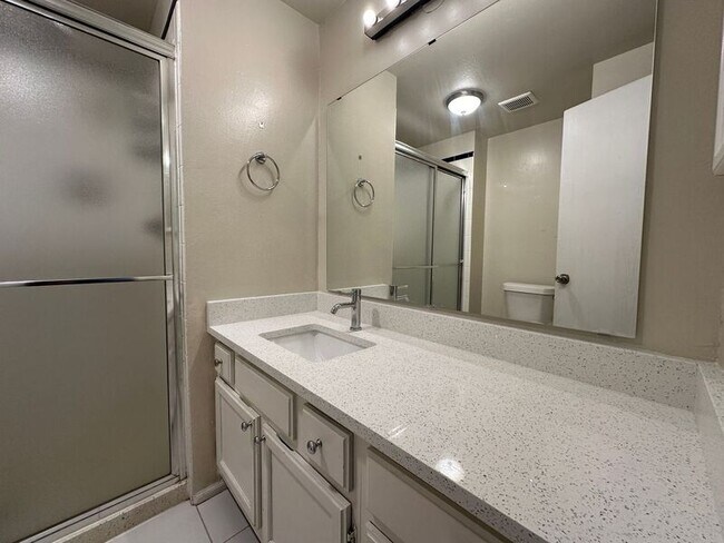 Building Photo - 7105 E Briarwood Dr