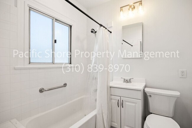 Building Photo - 107 N Mansfield Ave