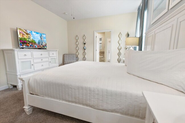 Building Photo - 1411 Rolling Fairway Dr