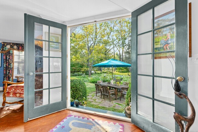 Building Photo - 561 Middlesex Rd