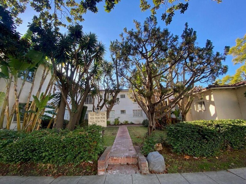 Building Photo - 9120 Beverly Blvd