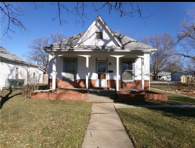 Primary Photo - Beautiful 2 bed/1 bath bungalow for rent