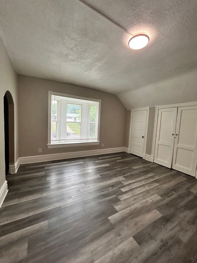 Building Photo - Beautiful Two Story Home on Scottdale