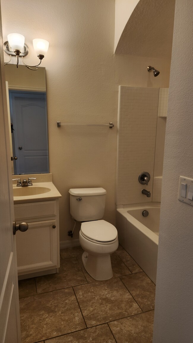 Upstairs Full Bath - 233 Tarracina Way