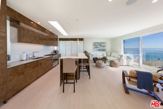 Building Photo - 18223 Coastline Dr