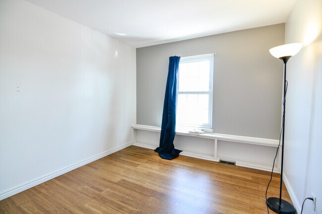 Building Photo - 3479 Burbank Dr