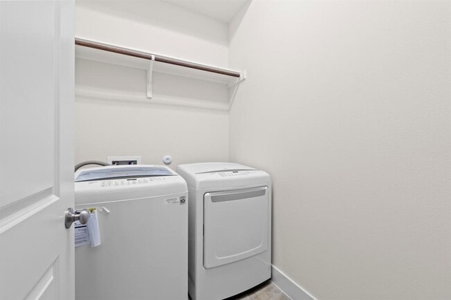 Building Photo - 13001 Hymeadow Dr