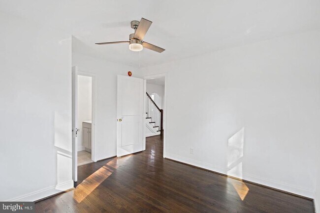 Building Photo - 423 Ingleside Ave