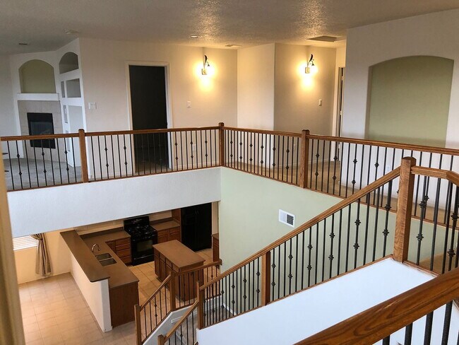 Building Photo - Single Family Home