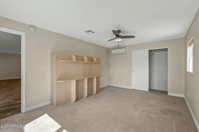 Building Photo - 5247 N 8th Pl