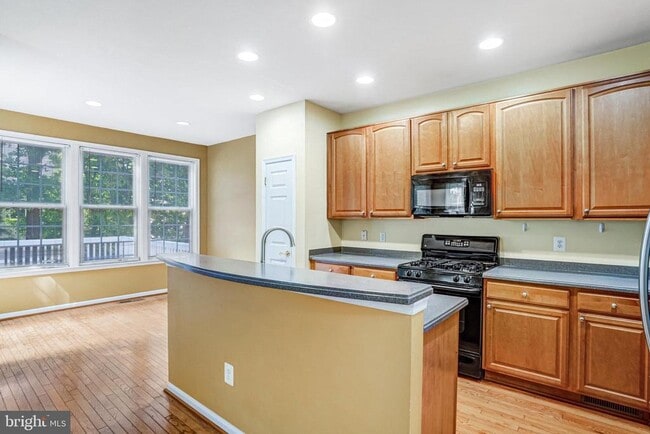 Building Photo - 9662 Potters Hill Cir
