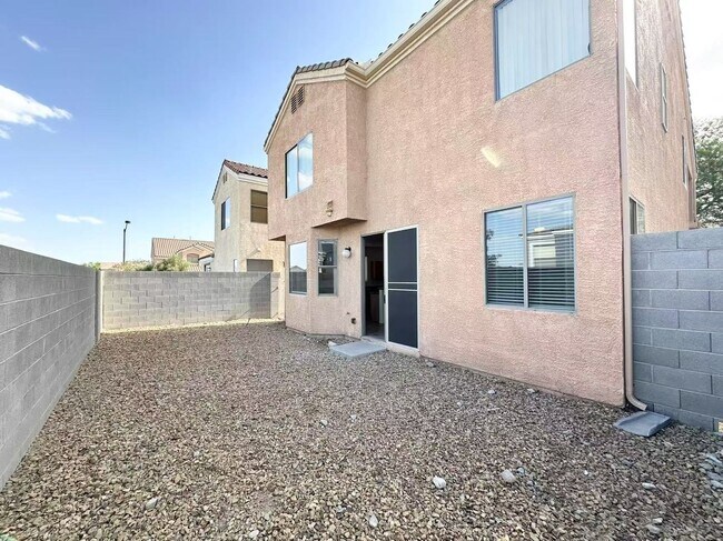 Building Photo - Beautiful two-story- single-family home