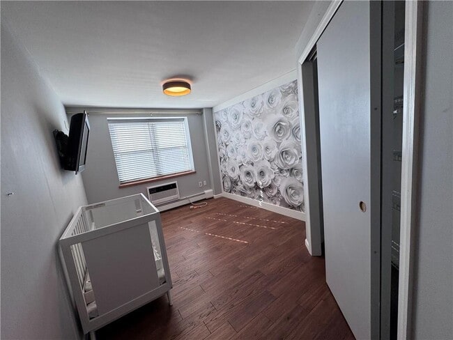 Building Photo - 7914 Rockaway Beach Blvd