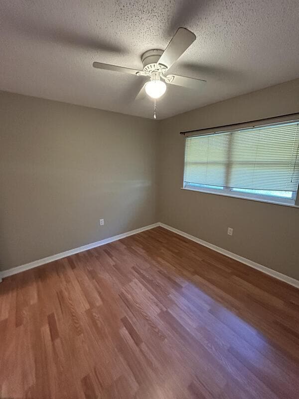 Building Photo - 307 Spring Ln