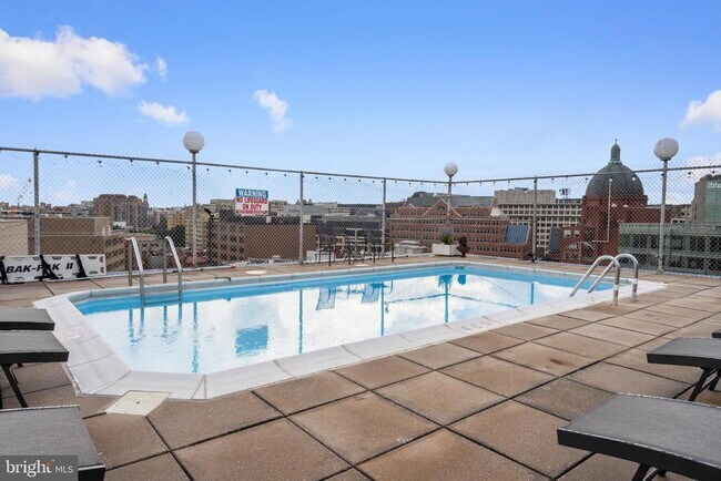 Building Photo - 1325 18th St NW