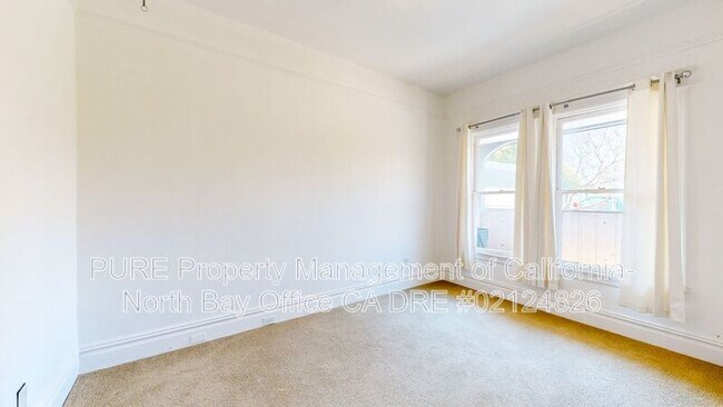 Building Photo - 28 Cunningham Pl