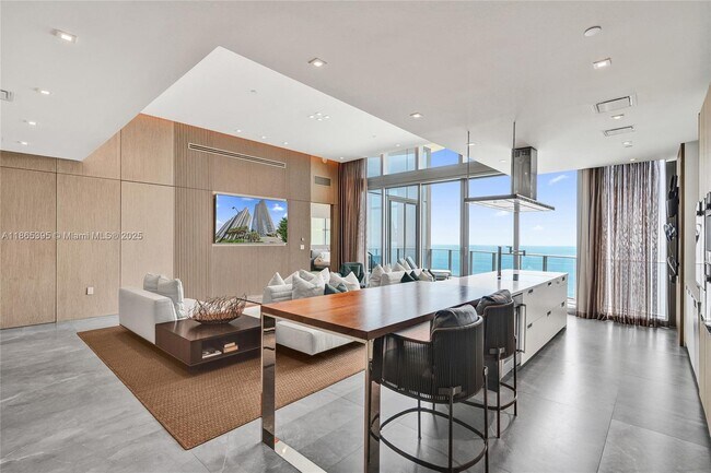 Building Photo - 15701 Collins Ave