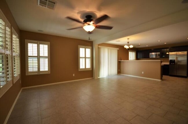 Building Photo - 995 S Cheshire Ln