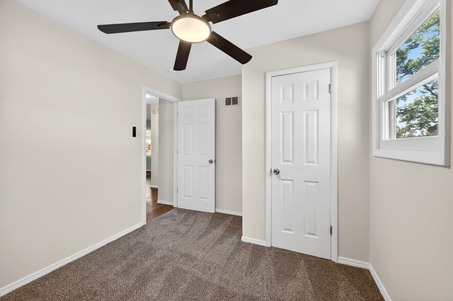 Building Photo - 3945 Crosby Dr