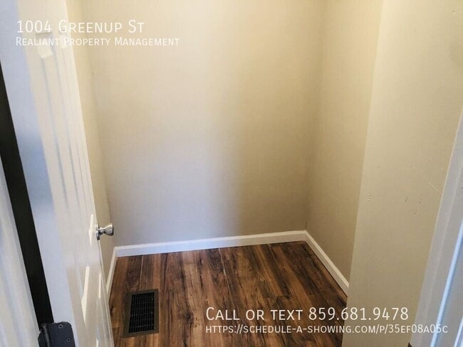 Building Photo - 1004 Greenup St